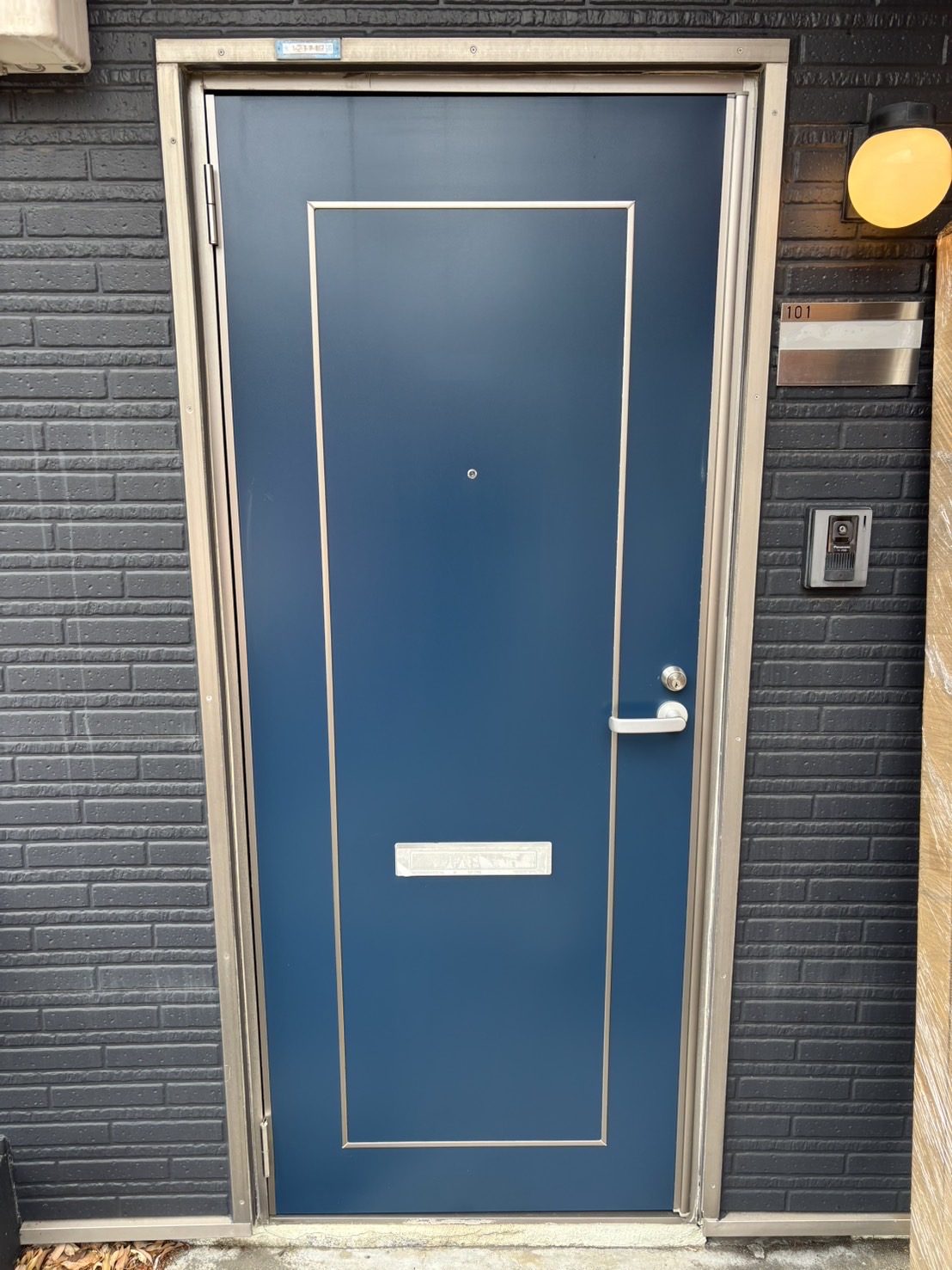 玄関ドア交換（アパート） 施工前